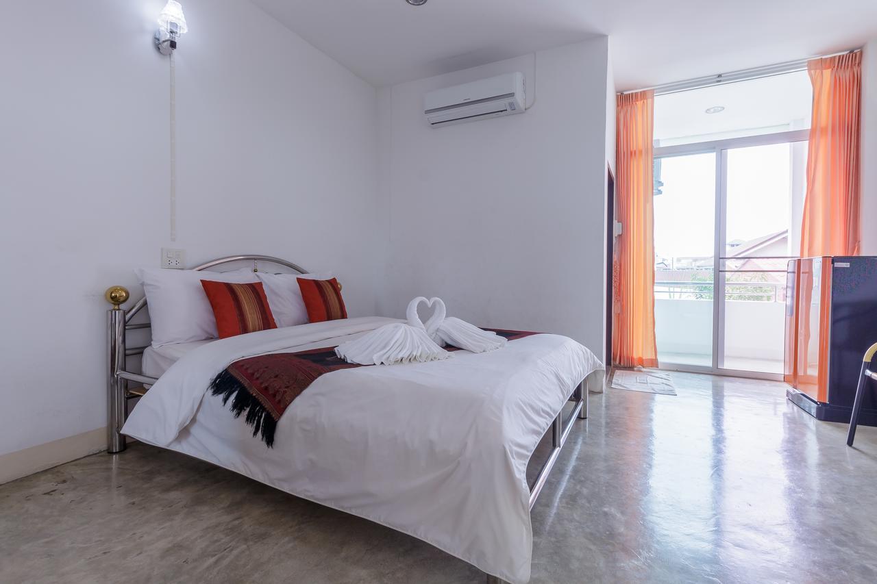 Tonwai Modern Place Phitsanulok Exterior foto